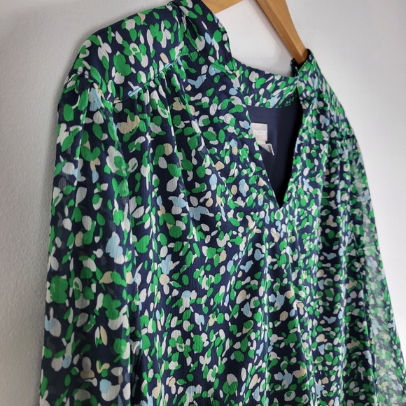Chicos Abstract Dot Ditsy Floral Sheer Sleeve V Neck Round Hem Popover Blouse - Picture 5 of 12